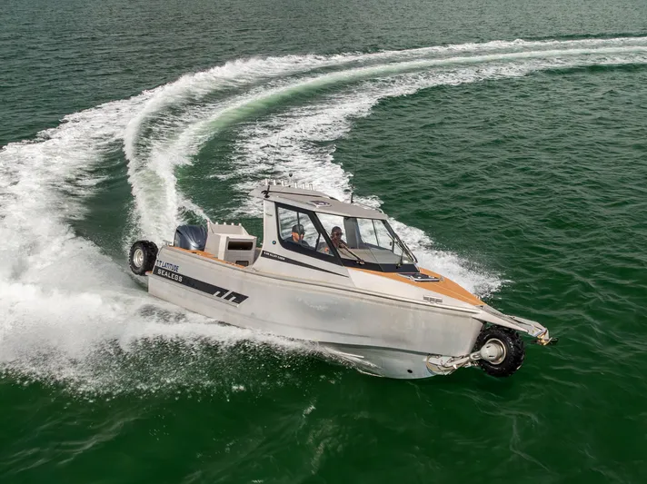 Latitude Yacht Photos Pics 