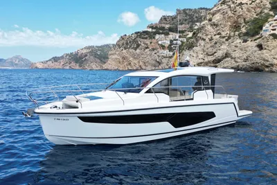 2023 Sealine C335V