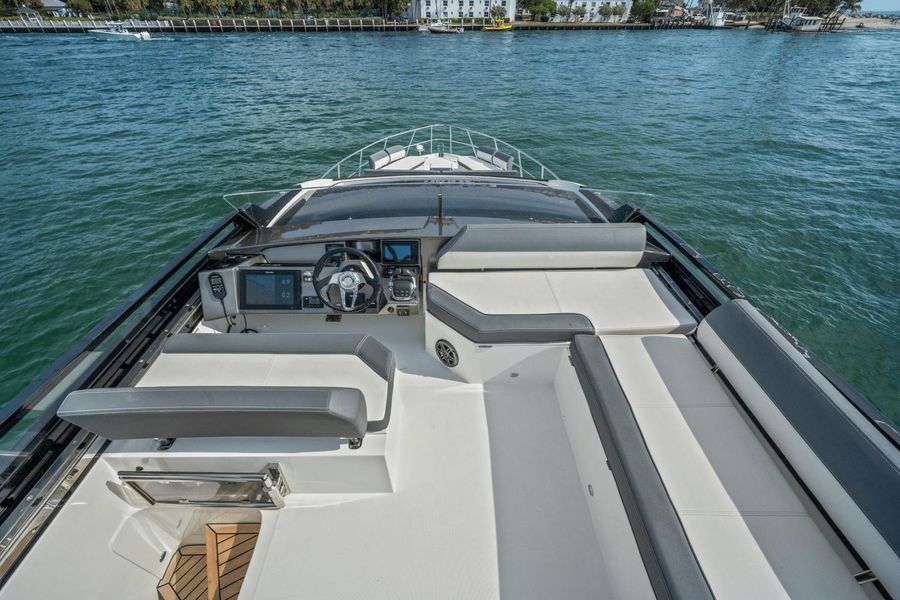2019 Galeon 470 Sky