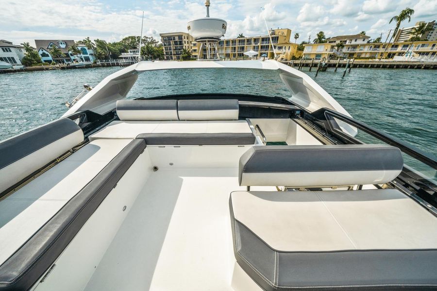 2019 Galeon 470 Sky