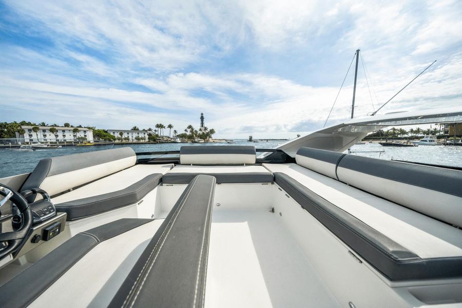 2019 Galeon 470 Sky