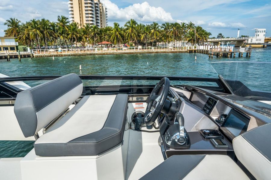 2019 Galeon 470 Sky