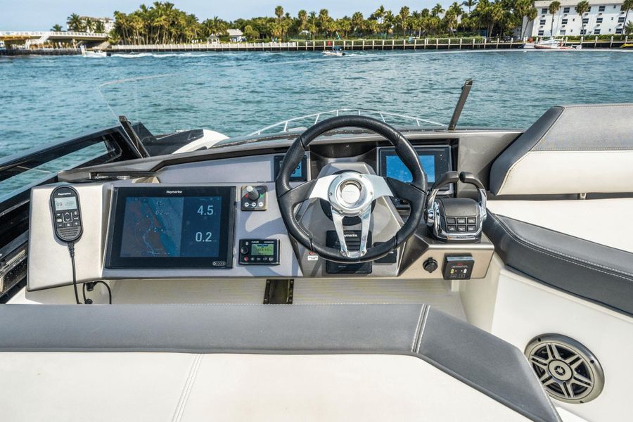 2019 Galeon 470 Sky