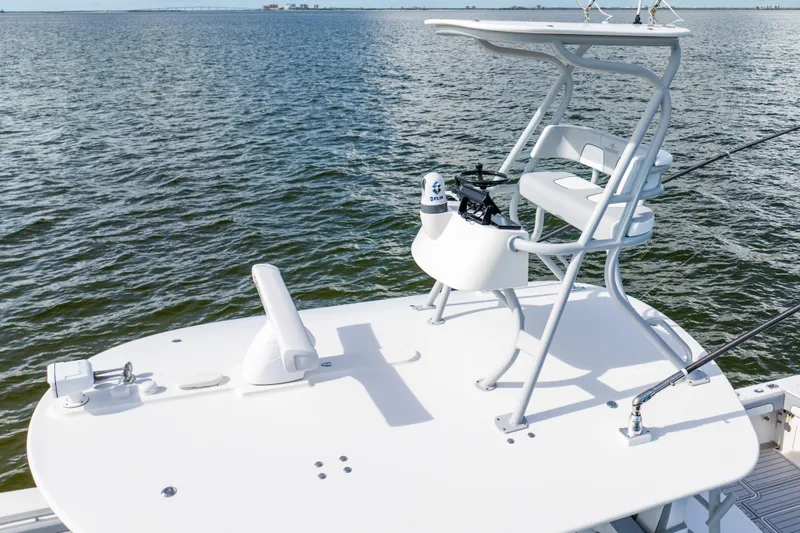  Yacht Photos Pics 2018 Regulator 41 boat with elevated helm station on open water.