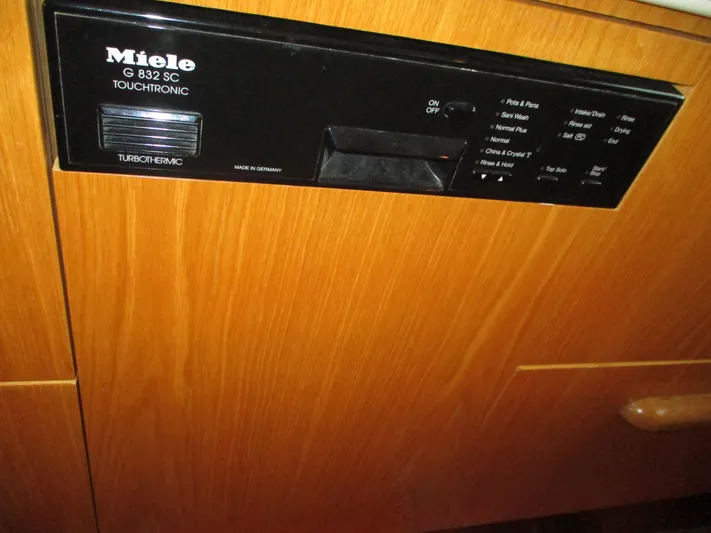 Barratuna Yacht Photos Pics 