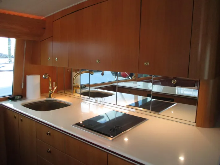 Barratuna Yacht Photos Pics 