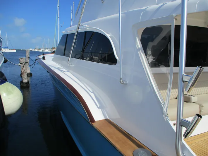 Barratuna Yacht Photos Pics Port side