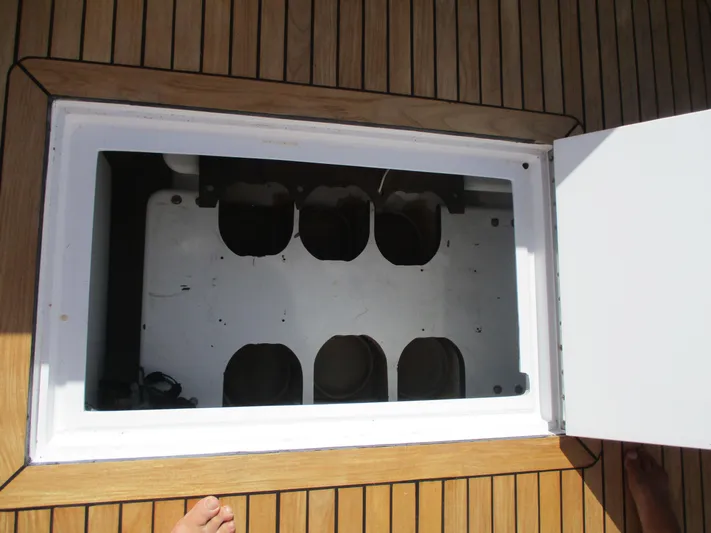 Barratuna Yacht Photos Pics Dive tanks Storage