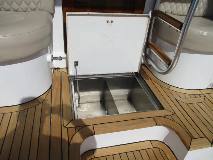 Barratuna Yacht Photos Pics Drink Compartment