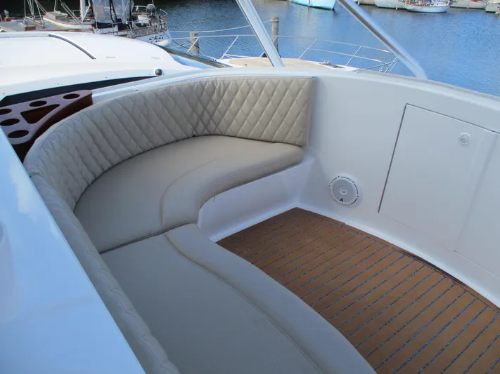 Barratuna Yacht Photos Pics Luxurious seating area on a 2008 Custom Carolina 53 Sculley yacht.