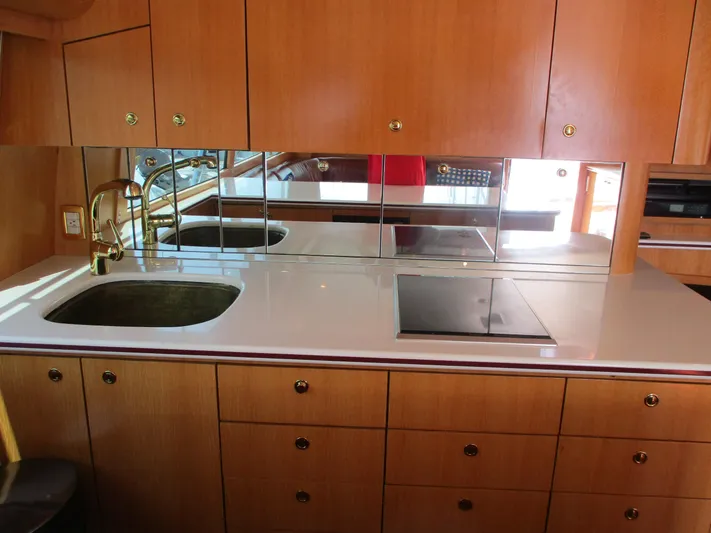 Barratuna Yacht Photos Pics 