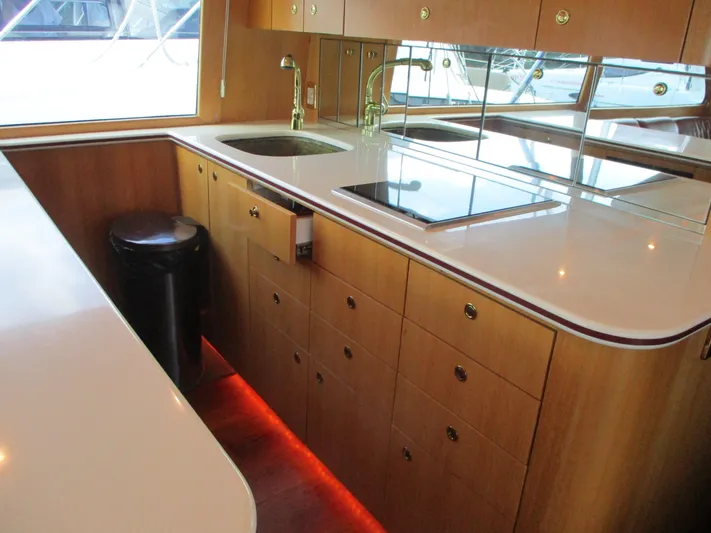 Barratuna Yacht Photos Pics 