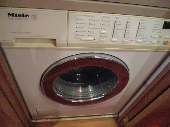 Barratuna Yacht Photos Pics 