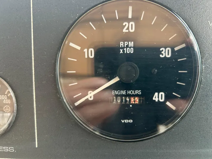 Matilda Bay Yacht Photos Pics 1997 Tiara Yachts 3500 Express tachometer showing RPM and engine hours.