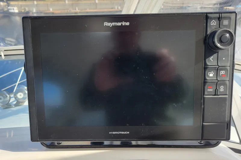 Escape II Sea Yacht Photos Pics Raymarine HybridTouch display on 2003 Silverton 453 Motor Yacht dashboard.