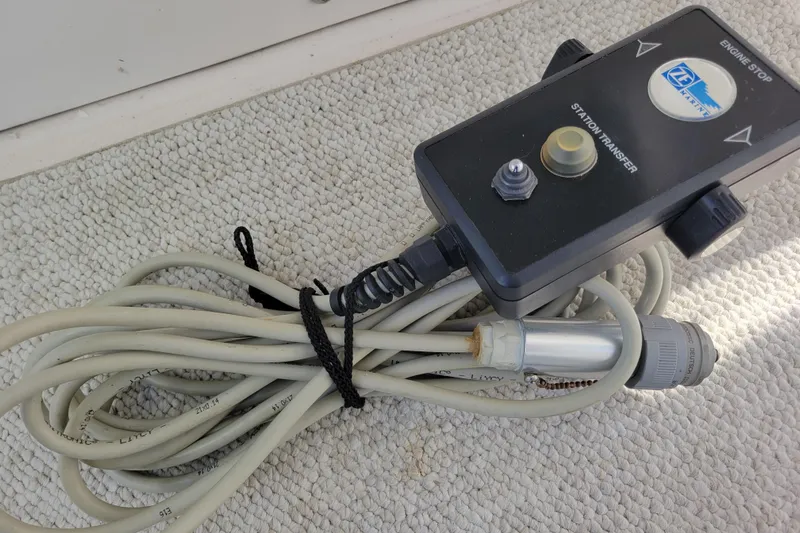 Escape II Sea Yacht Photos Pics Control panel with cables on a 2003 Silverton 453 Motor Yacht.