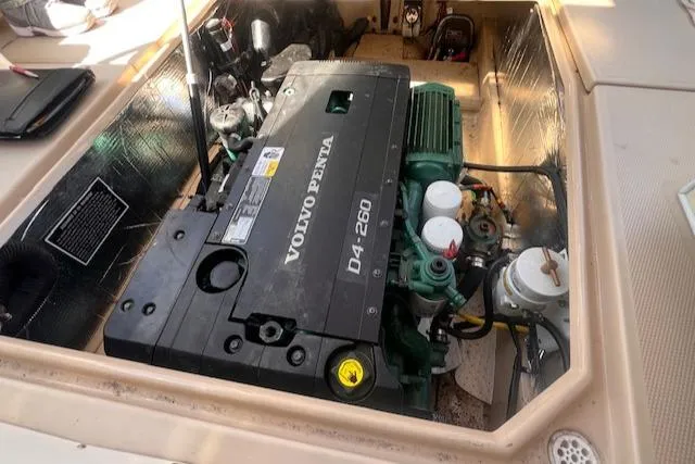 Windless Yacht Photos Pics Engine compartment of 2016 Ranger Tugs R-29 S Tug with Volvo Penta D4-260 engine.