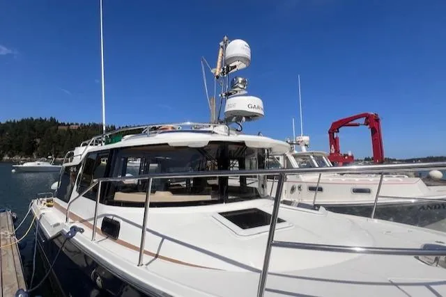 Windless Yacht Photos Pics 