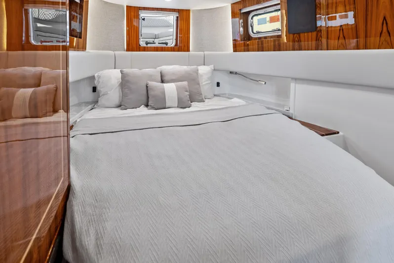 Bushwacked Yacht Photos Pics 