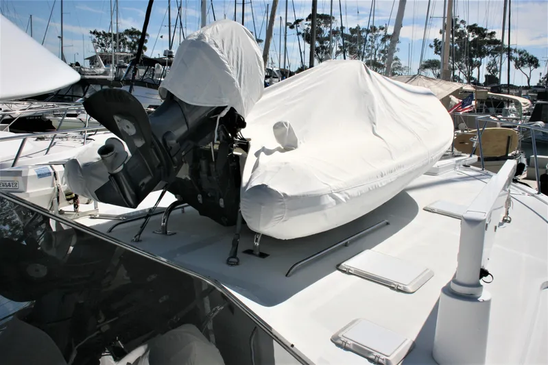 Dos Anzuelos Yacht Photos Pics Dinghy and Davit