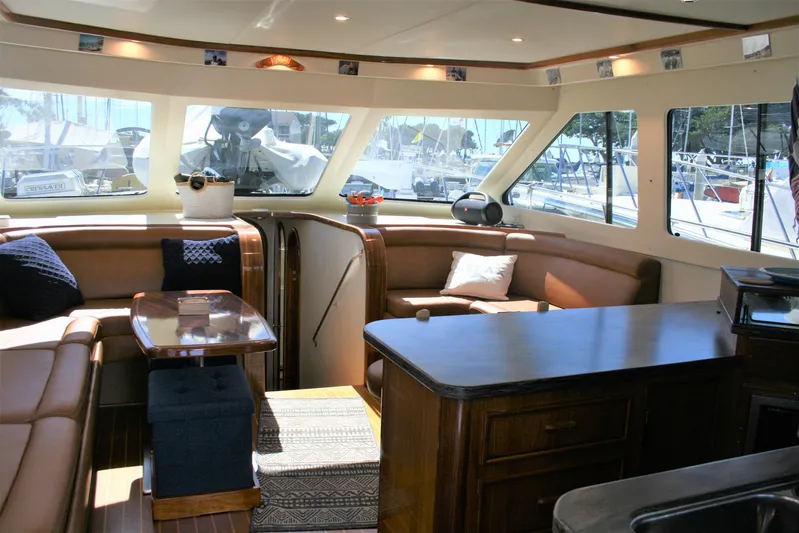 Dos Anzuelos Yacht Photos Pics Looking Forward