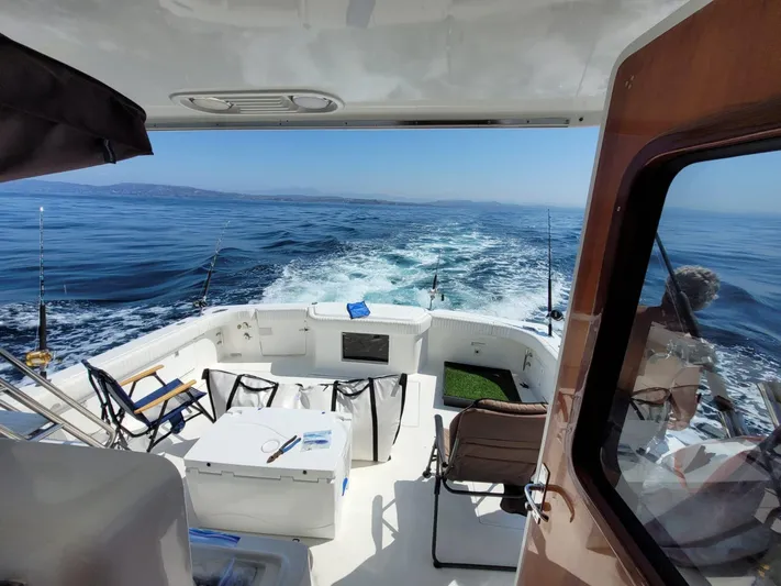 Dos Anzuelos Yacht Photos Pics Underway