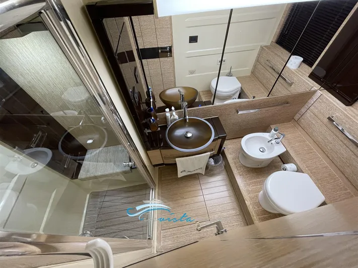  Yacht Photos Pics Az 64 bagno 2