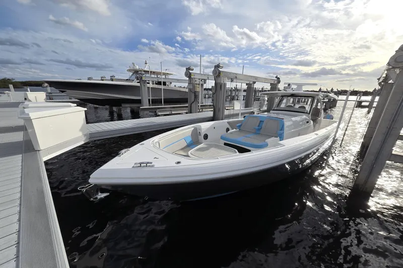 Swell Time Yacht Photos Pics 