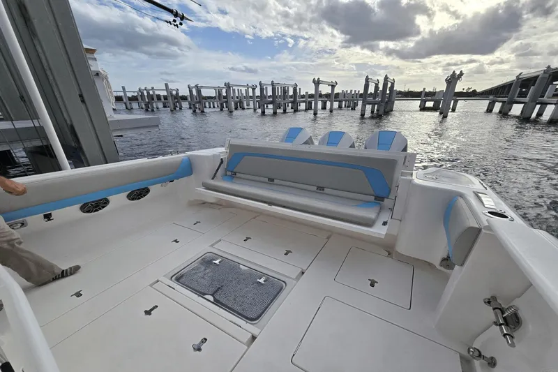 Swell Time Yacht Photos Pics 