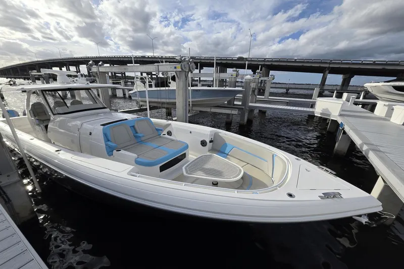 Swell Time Yacht Photos Pics 