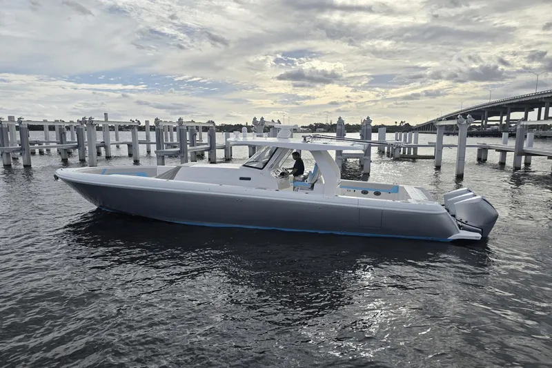 Swell Time Yacht Photos Pics 