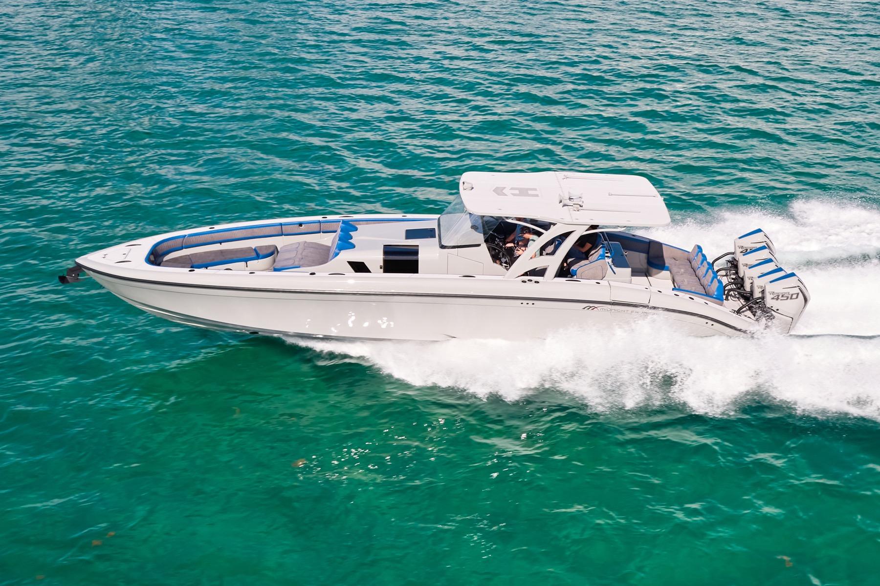 2023 Midnight Express 43 Solstice