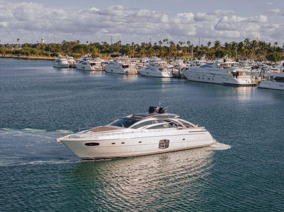 2016 Pershing 70 