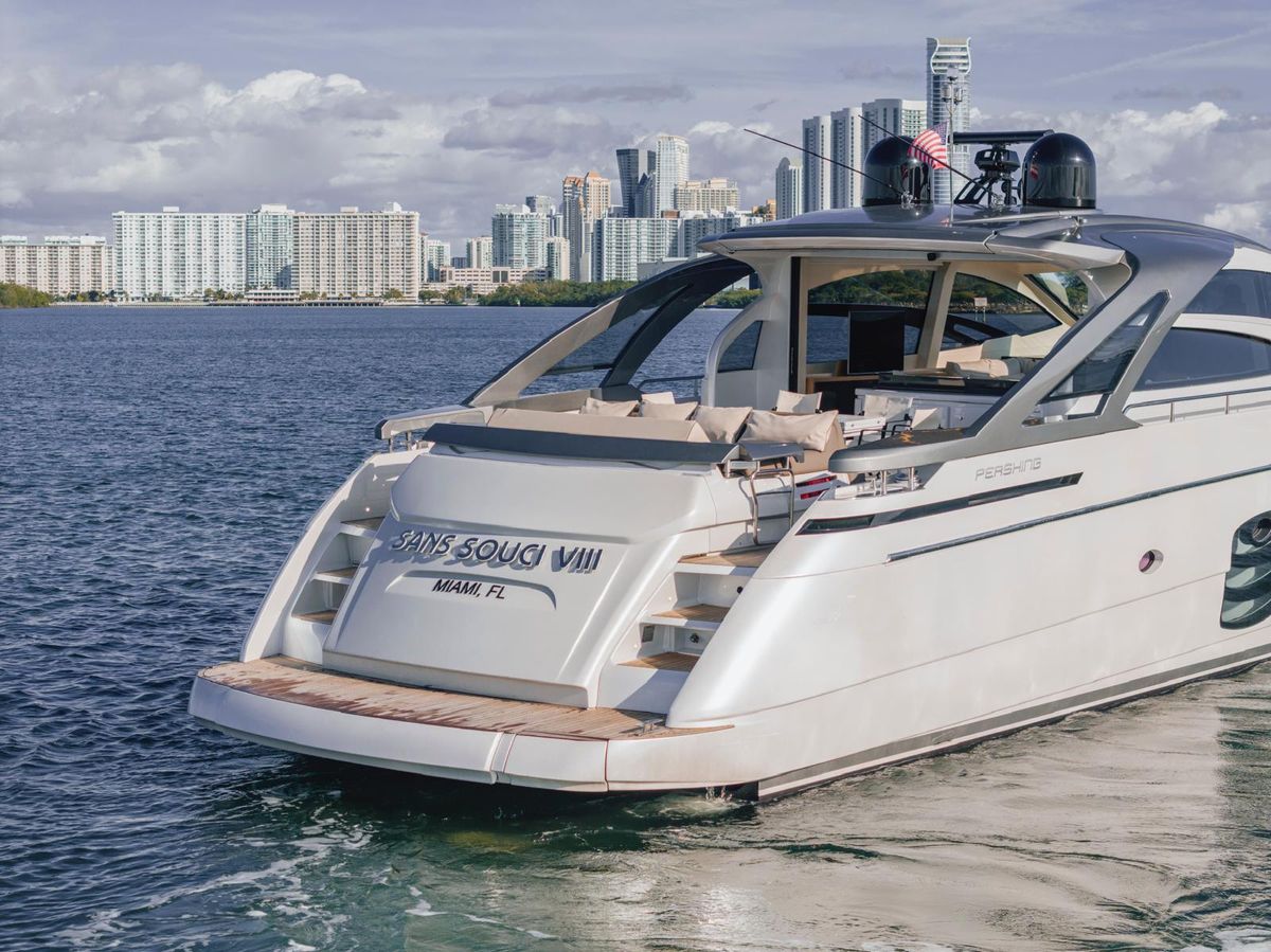 2016 Pershing 70 