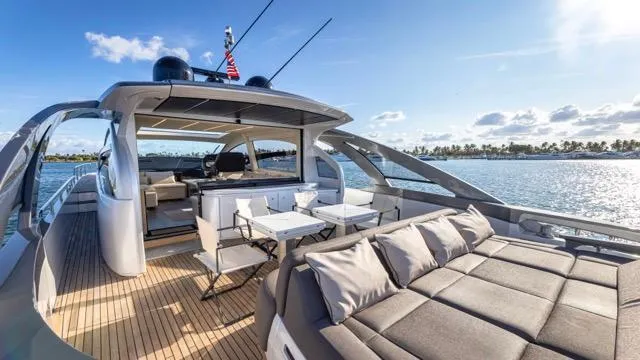 Pershing 70 White Yacht Photos Pics 