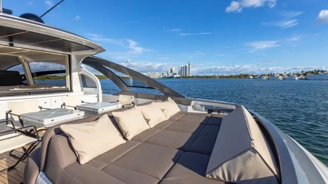 Pershing 70 White Yacht Photos Pics 