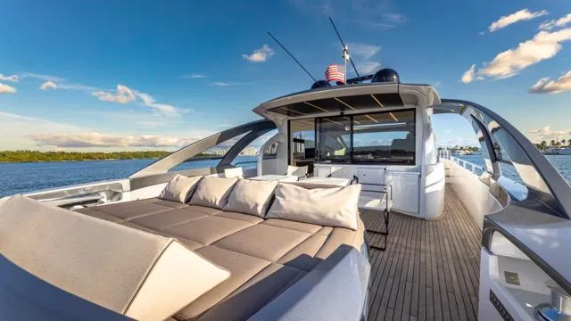 Pershing 70 White Yacht Photos Pics 