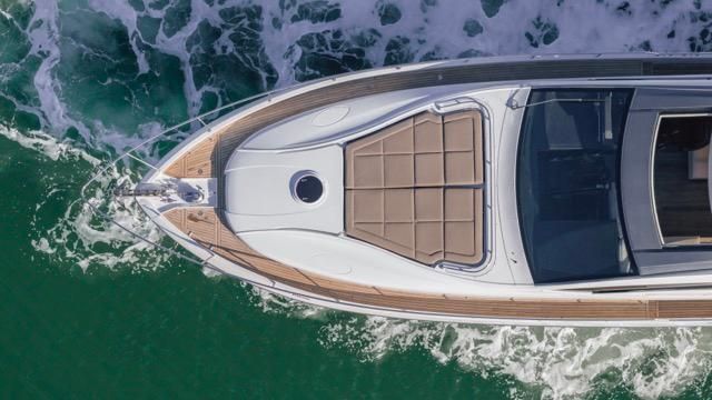 2016 Pershing 70 