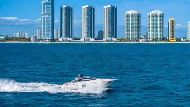 Pershing 70 White Yacht Photos Pics 