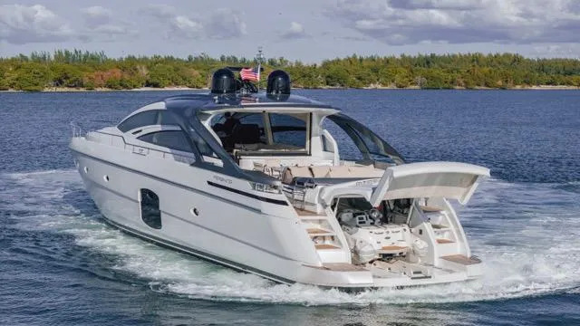 Pershing 70 White Yacht Photos Pics 