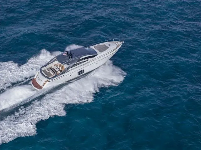 Pershing 70 White Yacht Photos Pics 