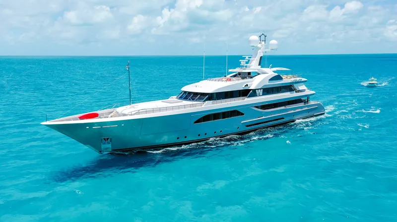 W Yacht Photos Pics 