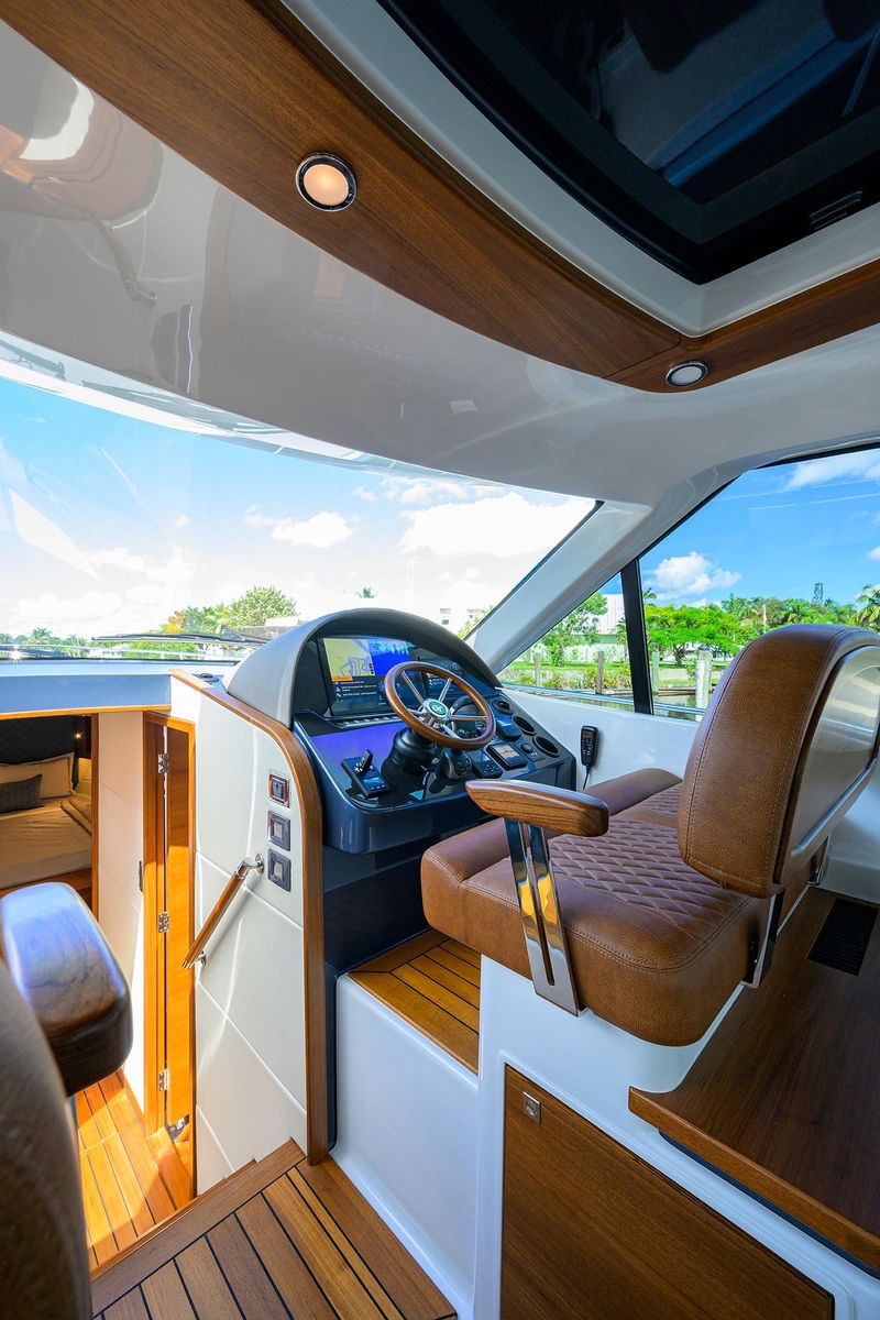 2024 Palm Beach Motor Yachts 50 