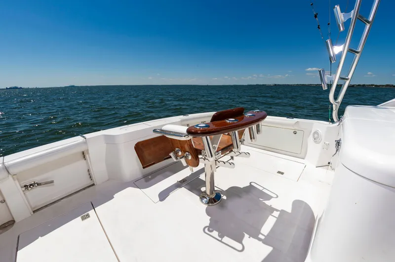 Salt Shaker Yacht Photos Pics Cabo 40 Express 2008 on open sea, clear sky.