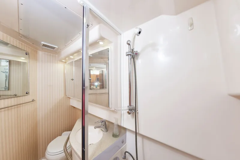 Salt Shaker Yacht Photos Pics Bathroom of the 2008 Cabo 40 Express yacht.