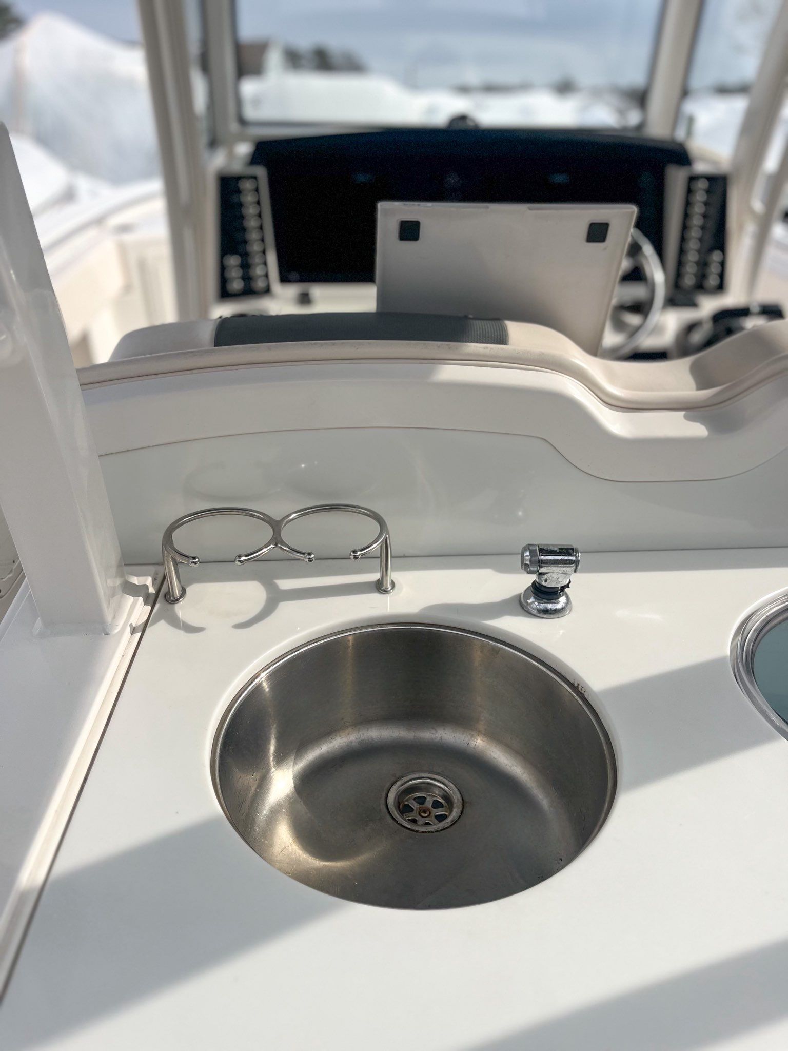 2017 ROBALO 302 CC - Image 7