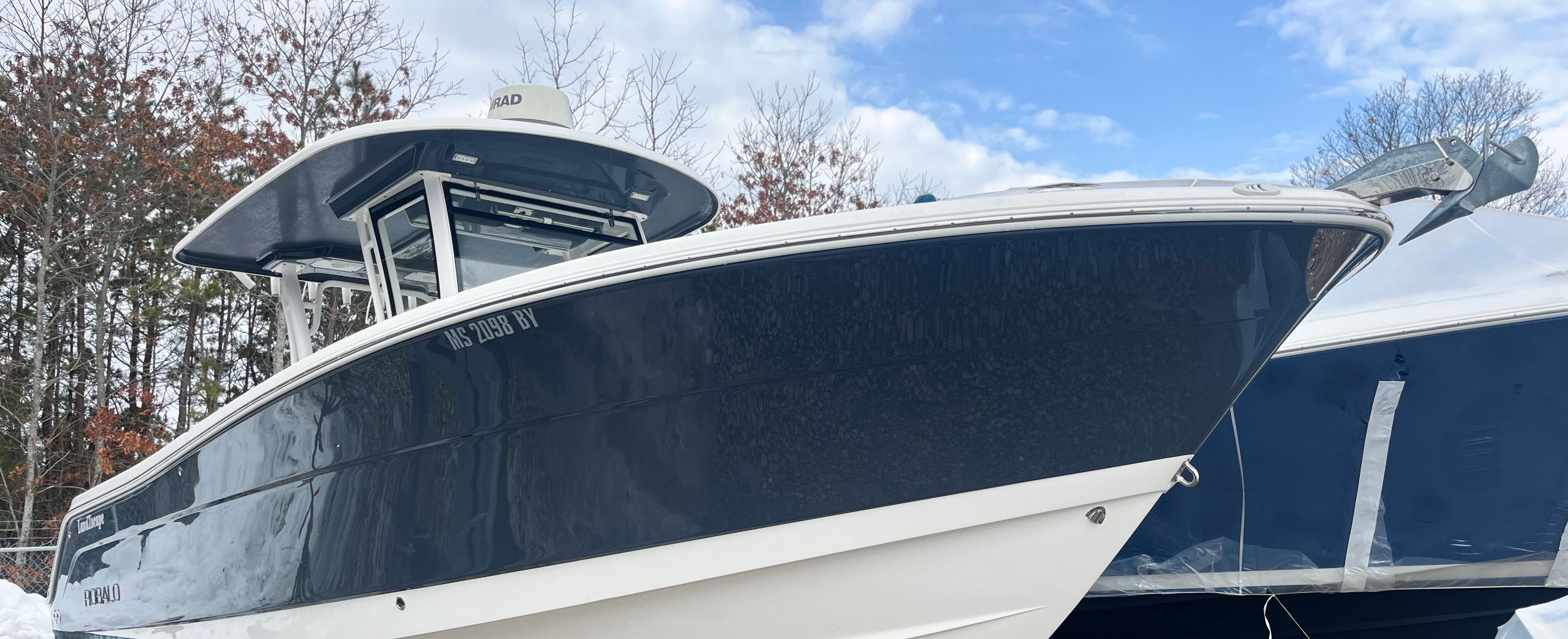 2017 ROBALO 302 CC - Image 1