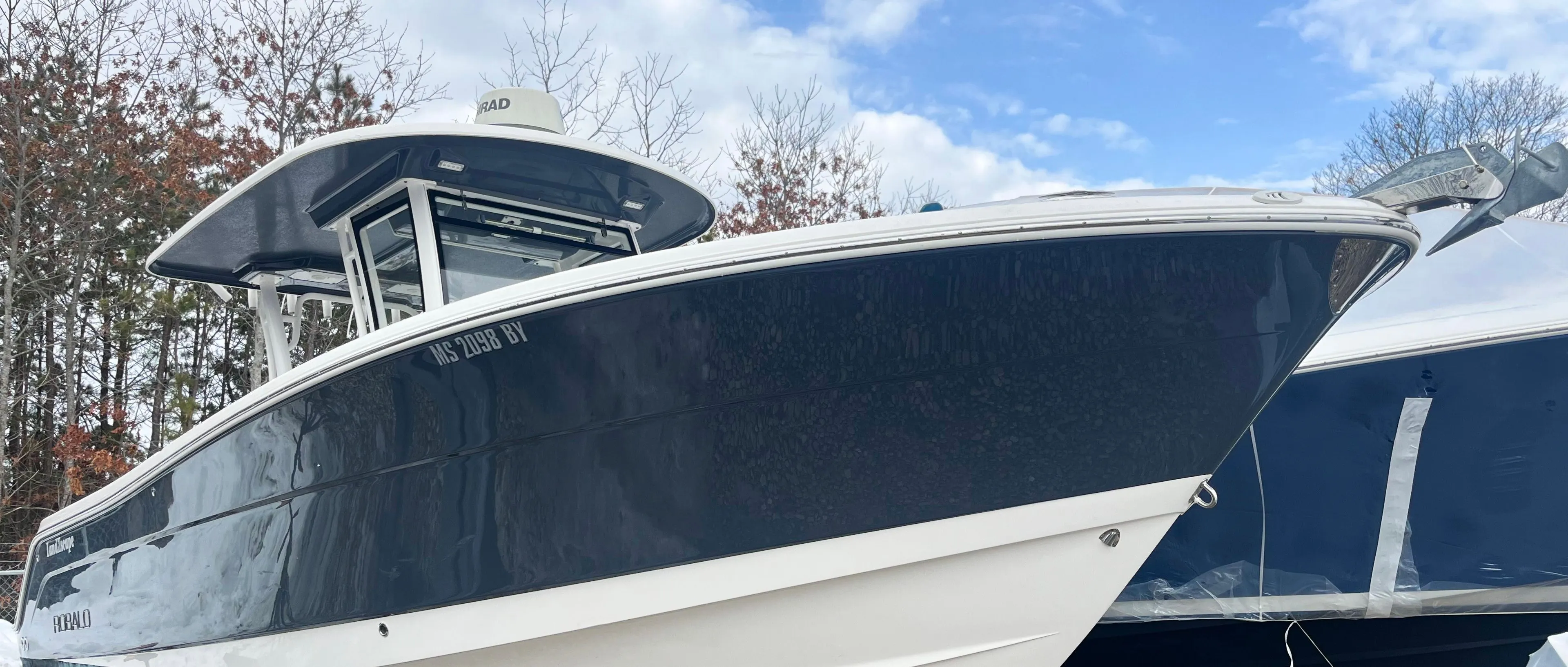 2017 ROBALO 302 CC - Image 1