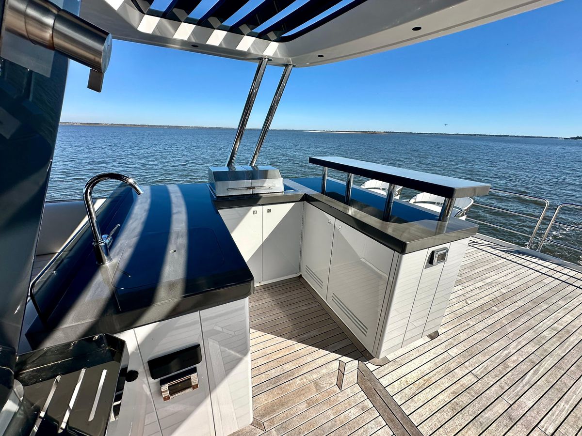 2024 Sirena 68 