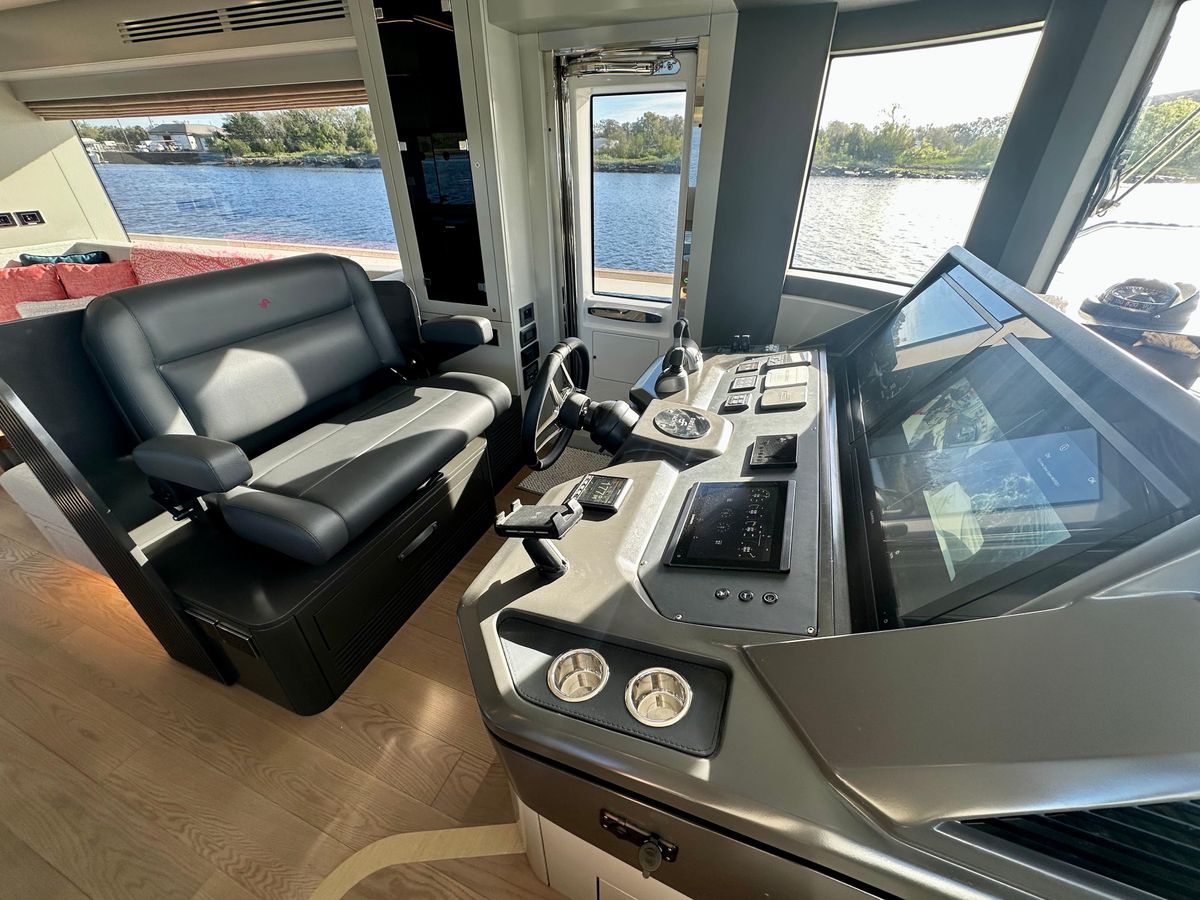 2024 Sirena 68 